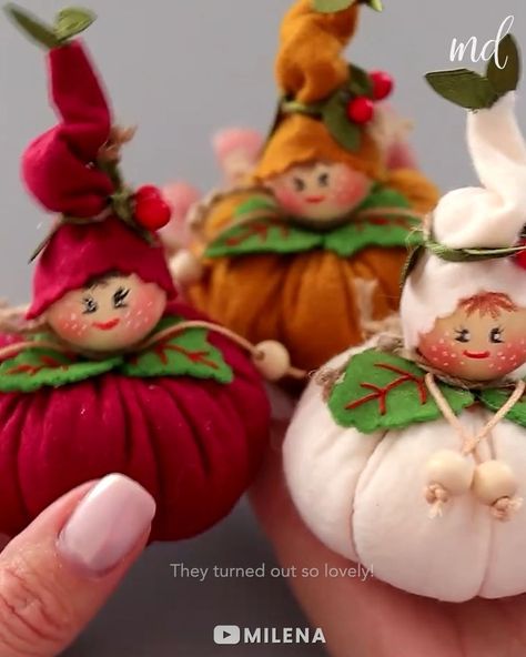 Halloween pumpkin dolls for the season 🎃 | pumpkin, jack-o'-lantern, doll | Halloween pumpkin dolls for the season 🎃 | By MetDaan DIY | Facebook Pumpkin Elf, Metdaan Diy, Handmade Halloween Decorations, Pumpkin Doll, Dolls Cute, Christmas Pumpkins, Diy Dolls, Felt Pumpkins, Dolls Diy