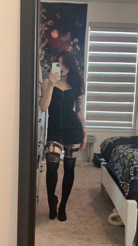 Garter belt and lace socks outfit 😚 Skirts And Thigh Highs, Leggings High Socks Outfit, Garter Stockings Outfit Dresses, Garters Aesthetic, Garter Belt Outfits, Lace Socks Outfit, Leggings And High Socks, Belt Dress Outfit, Garter Outfit