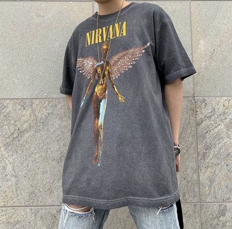 Nirvana Shirt Outfit, Nirvana Angel, Graphic Tee Outfit Men, Band Shirt Outfits, Nirvana Outfit, Nirvana T Shirt, Band Tee Outfits, Nirvana In Utero, Nirvana Shirt