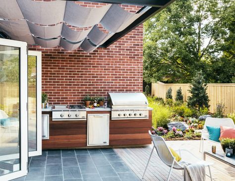 20 Smart Ideas from a Stunning Mid-Century Remodel - Open up Mid Century Modern Ranch, Mid Century Remodel, Modern Ranch House, Adirondack Furniture, Modern Outdoor Kitchen, Modern Remodel, Outdoor Kitchen Ideas, Outdoor Remodel, Kitchen Designs Layout