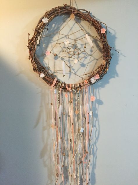 Willow Dream Catcher, Wood Dream Catcher Diy, Nature Dream Catcher, Wood Dream Catcher, Wild Tribe, Diy Dream Catcher, Branch Wreath, Driftwood Ideas, Easter 2023