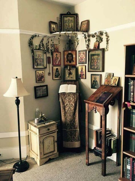 Icon Corner, Home Altar Catholic, Family Altar, Orthodox Prayers, Catholic Altar, Altar Design, Prayer Corner, Catholic Decor, Prayer Wall