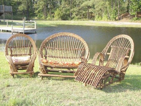 I also like this willow furniture... Texas Patio, Bentwood Rocking Chair, Willow Furniture, Wooden Desk Chairs, Twig Furniture, Log Cabin Furniture, Fire Pit Chairs, Rustic Furniture Diy, Cabin Furniture