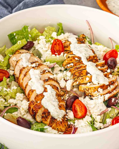 Tzatziki Chicken Salad, Meat Breakfast, Meal Salads, Tzatziki Chicken, Dinner Fresh, Creamy Hummus, Mediterranean Flavors, Homemade Tzatziki Sauce, Sandwich Sides