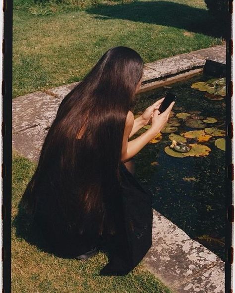 Istoria Artei, Jairzinho, New Energy, Photography Inspo, Hair Goals, Hair Inspo, Hair And Nails, Brown Hair, Beautiful Hair