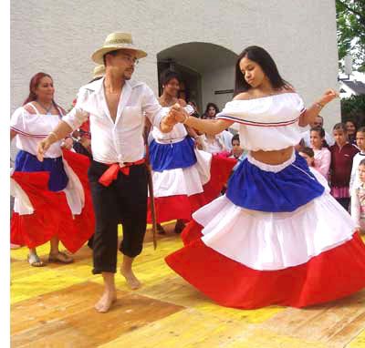 Dominican folkloric dance to Merengue music! Dominican Republic Outfits, Merengue Dance, History Of Dance, Don Pedro, Music And Dance, Dance Steps, Popular Sports, Punta Cana, Caribbean Islands