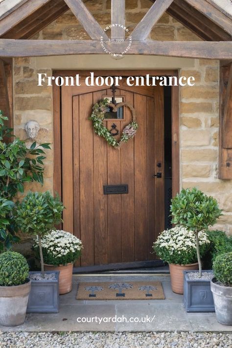 Front Door Entrance Ideas, Country Front Door, Front Door Plants, Unique Front Doors, Cottage Front Doors, Traditional Front Doors, Beautiful Front Doors, House Front Porch, French Doors Exterior