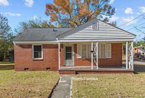 c.1956 Cheap House For Sale in North Carolina $49K - Old Houses Under $50K Cheap Houses For Sale, Cheap House, Normal House, Brick Ranch, Cheap Houses, Old Houses For Sale, American House, Corner Lot, The Brick