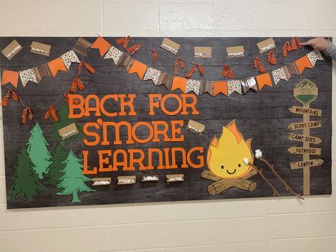 Back For S'more Learning Bulletin Board, Smores Bulletin Board Ideas, Autumn Bulletin Board Ideas For School, Smore Bulletin Board, S’mores Bulletin Board, Camping Library Theme, Outdoor Themed Classroom, Camp Bulletin Board Ideas, Camp Classroom Theme