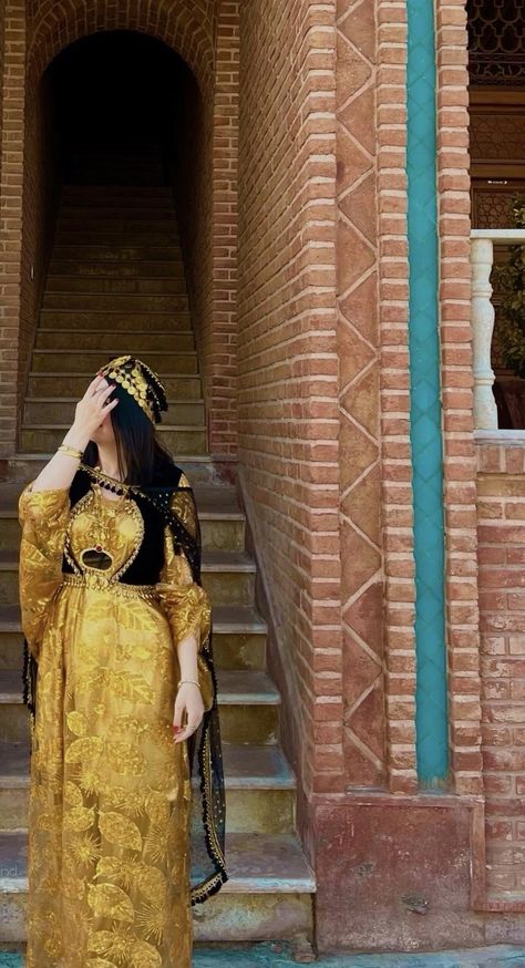 Kurdistan Dress, Kordi Dress, Kurdish Girl, King Dress, Kurdish Dress, Kurdish Clothes, Hijab Fashion Summer, Selena Gomez Outfits, Beautiful Wallpapers For Iphone