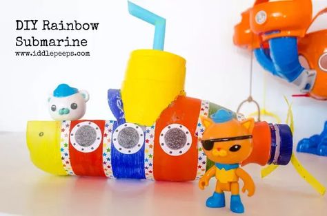 DIY Submarine Toys to Make at Home Diy Submarine, Submarine Craft, Recycled Cd Crafts, Toys To Make, Australia Crafts, Diy Rocket, Rainbow Christmas Tree, Creative Kids Crafts, Cd Crafts