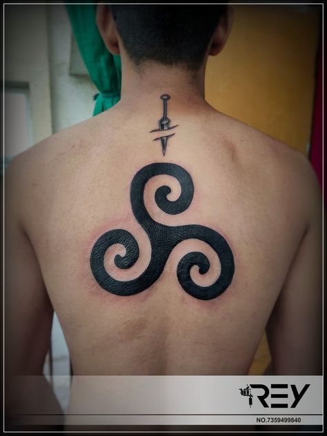 Hitesh Makwana The Creator | Back Big Black Bold Celtic Triskelion Tattoo ☎️ 7359499840 to Book an appointment 
@_rxshhiiii
_____________________________

#celtic #celtics #tattoo #bold #big #black #backside #spiral #female #male #power #symbolism #symbol #alpha #beta #omega #thesun #sun #mente #moon#thetruth #☀️☀️☀️#🌙 #emocion #spirit #mind #body #trisquel #triskelion #cuerpo 
_____________________________

Rey Tattoo Studio
402 / Pavan Appartment Nr, Mohan Nagar Society, Naroda, Ahmedabad, Gu Alpha Beta Omega, Celtic Triskelion, Female Male, Tattoo Studio, Mind Body, Moon, Sun, Tattoos, Black