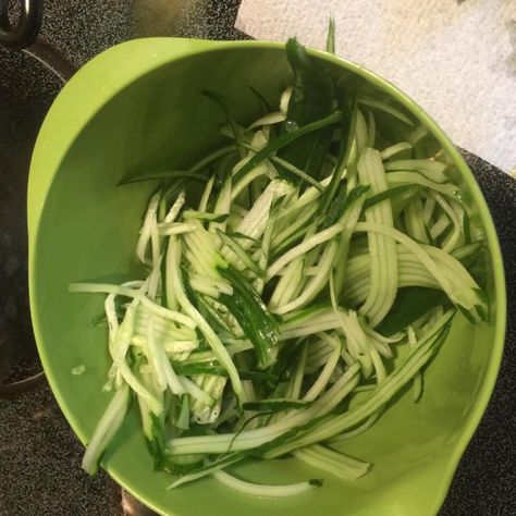 How To Julienne Cucumbers, Cucumber Spaghetti, Salads Summer, Julienne Vegetables, Recipes Salads, Summer Produce, Cucumber Recipes, Vegetable Peeler, Summer Food