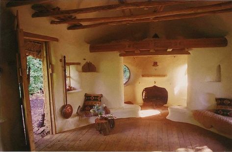 cob house construction | Cob house built for $250 from mud, straw and clay – no power tools ... Cob House Interior, Casa Hobbit, Straw Bale House, Natural Homes, Cob House, Hobbit House, Earth Homes, Earthship, Eco House