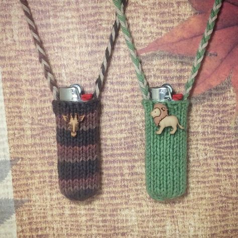 Knitted Lighter Holder, Crochet Gifts For Partner, Diy Ciggerate Holder, Lighter Case Crochet, Crochet Lighter Holder Pattern, Crochet Lighter Holder Pattern Free, Crochet Lighter Holder, Hippie Crafts Diy, Lighter Holder