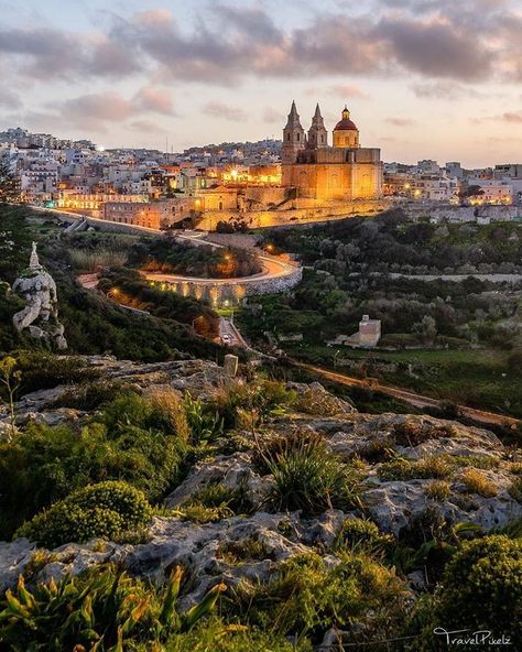 Malta Mellieha, Malta Travel Guide, Malta Beaches, Malta Valletta, Malta Travel, Malta Island, Amazing Sunsets, Travel Inspo, Travel Around