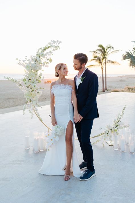 Dream wedding at Nobu Los Cabos: Elegant details and spectacular views Nobu Los Cabos, Elevated Wedding, Cabo Wedding, Cabo Weddings, The Pacific Ocean, Mexico Wedding, Wedding Set, Pacific Ocean, The Pacific