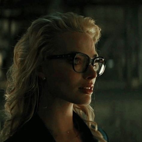 Dr Harleen Quinzel Aesthetic, Dr Harleen Quinzel Margot Robbie, Harleen Quinzel Aesthetic, Margot Robbie Makeup, Dr Harleen Quinzel, Harleen Quinn, Jamie Campbell Bower Twilight, Freddie Stroma, Margot Robbie Style