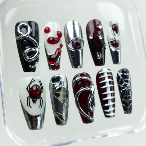 Horror Nail Art Designs, Halloween Nails Stiletto Scary, Emo Halloween Nails, Halloween Junk Nails, Halloween 3d Nails, Haunted Nails, Saw Nails Halloween, Terrifier Nails, Halloween Nails 2024