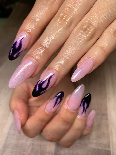 Almond Nails Designs Purple, Purple Flame Nails, Nail Art Flames, Purple Nail Inspiration, Fire Nail Art, Nail Art Purple, Black And Purple Nails, Acrylic Nails Almond, Trending Nail Art