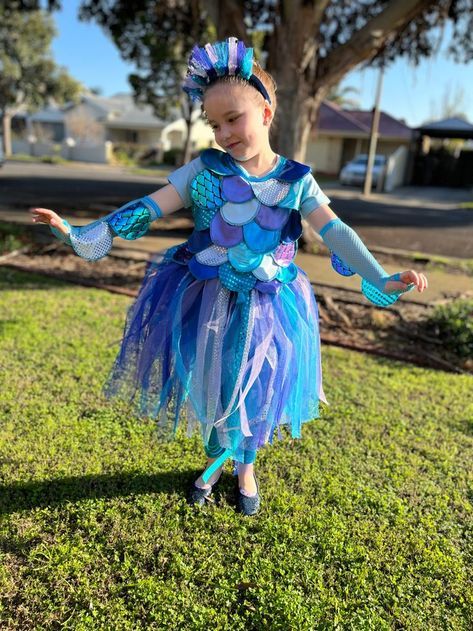 Rainbow Fish Dress Up, Rainbow Fish Book Week Costume, Diy Rainbow Fish Costume, Angel Fish Costume, Diy Fish Costume Kids, Fish Dance Costume, Angelfish Costume, The Rainbow Fish Costume, Under The Sea Dress Up Ideas