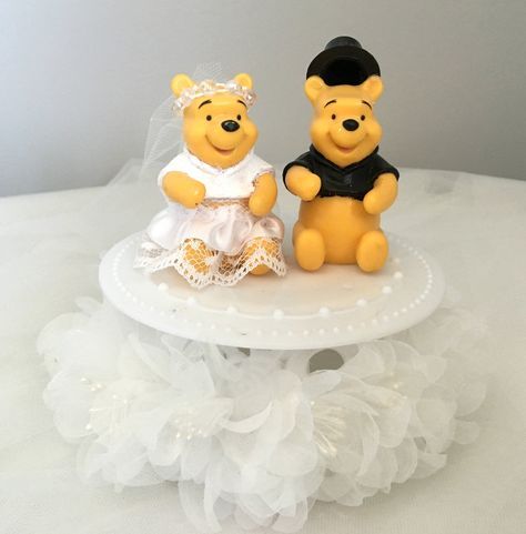 Funny Wedding Cake Toppers To Make Your Day Extra Special Winnie The Pooh Wedding, Pooh Wedding, Cake Bride, Pooh Cake, Funny Wedding Cakes, Wedding Cake Fresh Flowers, Funny Wedding Cake Toppers, Winnie The Pooh Cake, Funny Wedding Gifts