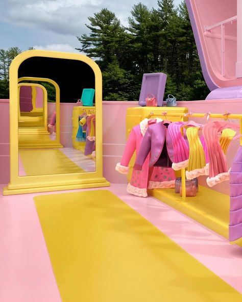 @airbnb is embracing 90s nostalgia with a life-size Polly Pocket house in Littleton, Massachusetts, part of their Icon Series. The house is modeled after the classic Mattel toy, featuring full-scale furniture and mock-up clothing. For sleeping arrangements, a life-sized “Action Park Tent” is set up next to the house. Starting August 21, you can book a one-night stay from September 12-14, with only three available nights! Lit or Lame ⁉️ — Follow: @trendsetterstyle_ for Daily Fashion/Streetwe... Polly Pocket House, Pockets Fashion, Air B And B, August 21, 90s Nostalgia, Polly Pocket, Stay The Night, Fashion Streetwear, Life Size