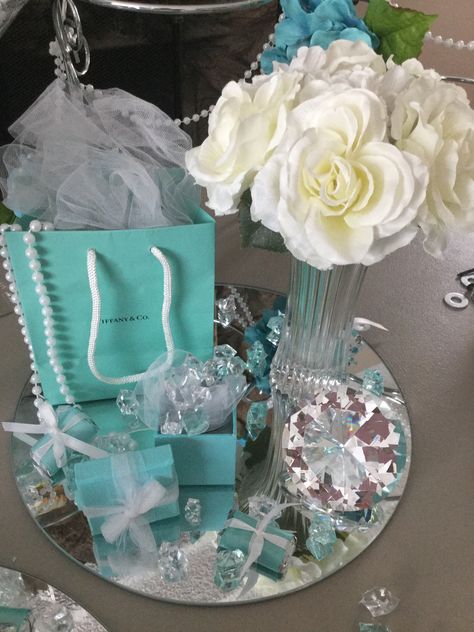 Bridal Shower Decorations Purple, Tiffany Blue Party, Tiffany Birthday Party, College Events, Tiffany Birthday, Baby Shower Game Prizes, Open House Parties, Tiffany Theme, Tiffany Bridal Shower