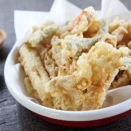 Vegetable Tempura - Japanese Vegan Korean Food, Mr Food Recipes, Tempura Vegetables, Vegetable Tempura, Cooking With Ginger, Desserts Japonais, Easy Vegetables, Ponzu Sauce, Tempura Recipe