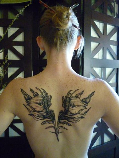 Mila Kunis tattoo Black Swan Tattoo Movie, Black Swan Lily, Lilies Tattoo, Black Swan Tattoo, Black Swan Movie, Swan Wings, Swan Tattoo, Girl Back Tattoos, Wing Tattoo