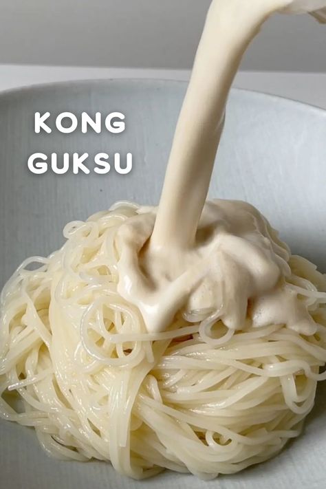 Guksu Recipe, Plane Food, Korean Street Food, Dinner Is Served, Food Videos Cooking, Korean Food, Going Vegan, Food Cravings, Summer Recipes