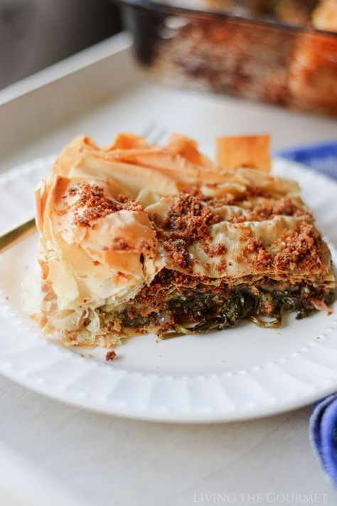 Italian Spinach Pie - Living The Gourmet Italian Spinach, Types Of Cooking Oil, Spinach Pie, Deli Ham, Phyllo Dough, Frozen Spinach, Family Reunions, Red Sauce, Shredded Mozzarella