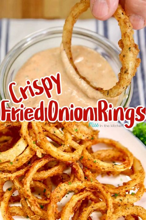 Crispy homemade Fried Onion Rings are really quick and easy to make at home and are sure to rival your favorite restaurant version. Onion Straws Recipe, Burger Onions, Fried Onion Straws, Onion Straws, Fried Onion Rings, Blooming Onion, Crispy Onions, Onion Recipes, Fried Onions