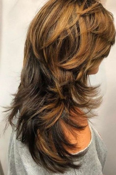 Top 22 Medium-Layered Hairstyles For A Playful & Chic Touch Grunge Haircut, Long Shag Hairstyles, Modern Shag Haircut, Hair French, Shaggy Long Hair, Long Shag Haircut, Balayage Blond, Rock Hairstyles, Side Box