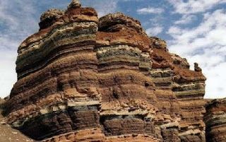 a freelancer tries to explain stratigraphy without having the faintest idea what the word means... #geology #stratigraphy #geologictime High School Earth Science, Argentina Photo, Rock Textures, Mountain Valley, Geology Rocks, Metamorphic Rocks, Soil Layers, Facts For Kids, Cool Rocks