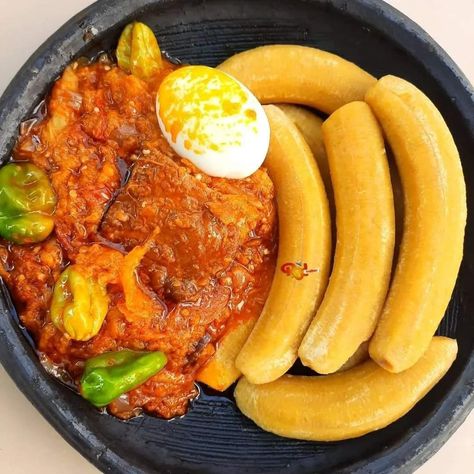 Kenyan Cuisine, Vegan Ghanaian Food, Ghanaian Banku And Tilapia, Ghana Recipes, Nigerian Delicacies, Ghanian Food, Nigerian Culture Aesthetic Food, Local Foods In Ghana, Nigeria Celebrities