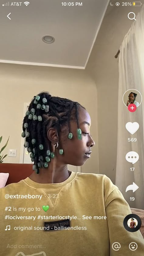 Mini Braids With Beads On Natural Hair, Short Twists With Beads, Mini Twists With Beads, Short Locs With Beads, Goddess Knotless Braids, Short Braid Hairstyles, Goddess Knotless, Cornrows With Beads, Short Braid