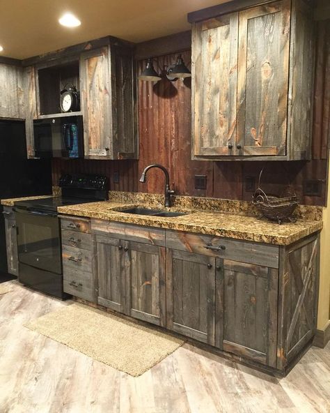 Southwestern Bathroom, Dapur Rustic, Pallet Kitchen, Men Cave, Fishing Cabin, 2024 Kitchen, Rustic Kitchen Cabinets, Inside House, Kabinet Dapur