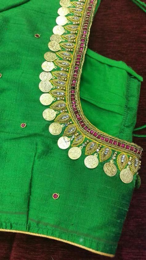 Maggam Work Kasulu Design, Kasula Work Blouse Designs, Kasu Work Blouse Designs, Magam Work Blouse, Magam Work Blouses, Blouse Designing, Magam Work, Work Blouse Designs, Boat Neck Blouse Design