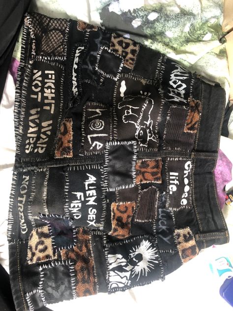 Crust Punk Skirt, Crust Punk Shorts, Crust Patch Ideas, Crust Punk Clothes, Crust Punk Diy, Punk Clothing Diy, Crust Punk Jacket, Crust Punk Girl, Crust Skirt