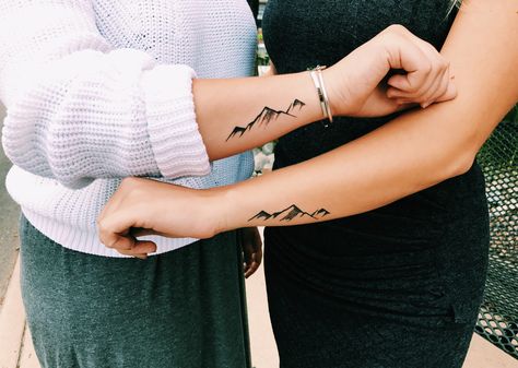 Moutain Tattoos, Colorado Tattoo, Mountain Tattoo Simple, Mountain Tattoo Design, Model Tattoo, Street Tattoo, Tattoo Trend, Handpoke Tattoo, Cat Tattoos