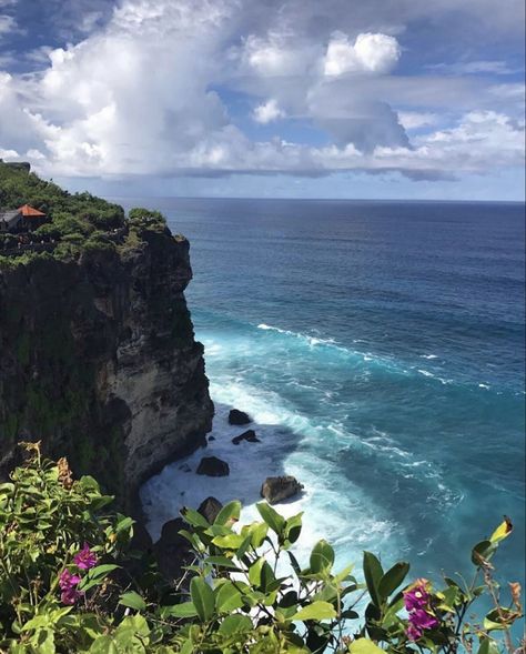 Dark Blue And Green Aesthetic, Mako Island Aesthetic, Dark Siren, Mako Island, Landscape Tropical, Palm Tree Island, Island Aesthetic, Ocean Mermaid, Green Scenery