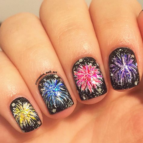 Firework nail art Bonfire Nail Designs, Firework Acrylic Nails, Bonfire Night Nail Designs, Firework Nail Design, Fire Works Nail Designs, Fireworks Nail Art, Fire Work Nails, Bonfire Night Nails, Firework Nails Design