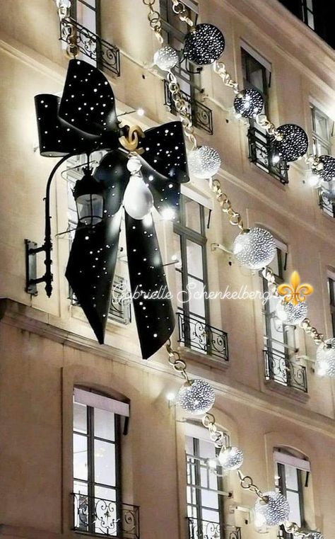 Coco Chanel | Facebook Chanel Christmas Aesthetic, Commercial Christmas Decorations, Winter London, Chanel Wallpaper, Dior Aesthetic, Married Christmas, Instagram Photo Editing, Iphone Wallpaper Photos, Winter Wallpaper