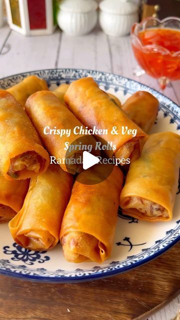 Azmia Iqbal on Instagram: "Crispy Spring Rolls are my weakness!🤤   Make these classic chicken & veg spring rolls for Ramadan & serve them with some sweet chilli sauce on the side. In this video I'll show you the recipe for the spring rolls.   Follow me @miasweetsneats & stay tuned for the recipe for the sweet chilli sauce in the next video!  ( Makes 40 )   Filling: 3 tbsp neutral oil 2 tbsp minced garlic 1 tbsp minced ginger 2 chopped green chillies  1 green bell pepper, julienned 200g carrot, julienned 200g cabbage, julienned 1 small bunch of spring onion - separate whites & greens, cut lengthwise  1/2 tsp salt  300g chicken breast  1 tbsp light soy sauce 1 tbsp dark soy sauce 1 tsp hot sauce  Pinch of sugar ( can sub with 1/2 tsp ketchup )  2 tsp crushed black pepper 1 tsp chilli flakes Veg Spring Rolls Recipes, Veg Recipes Videos, Veg Roll Recipe, Chicken Spring Roll Recipe, Sweet Chilli Sauce Recipe, Chicken Spring Roll, Veg Roll, Veg Spring Rolls, Chicken Spring Rolls