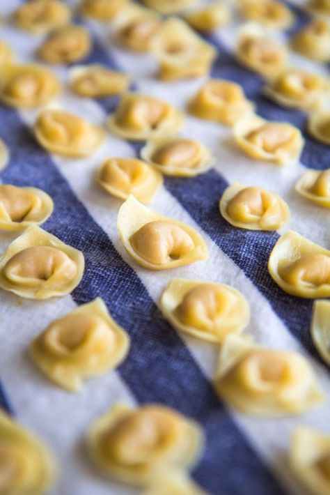 HOMEMADE TORTELLINI Italian traditional recipe and history Pork Loin Sauce, Authentic Meals, Homemade Pastas, Homemade Tortellini, Italy Recipes, Tortellini Recipe, Italian Diet, Tortellini Recipes, Italian Dinner Recipes