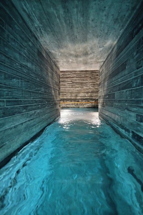 Thermal Vals Peter Zumthor, Thermal Spa Architecture, Bathhouse Architecture, Bath House Architecture, Peter Zumthor Therme Vals, Slow Architecture, Peter Zumthor House, Zumthor Architecture, Bath Architecture