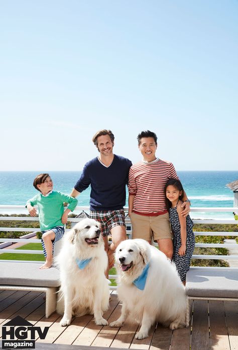 vern-yip-florida-house-hgtv-magazine-3 Alison Victoria, Vern Yip, Ty Pennington, Florida Beach House, Hgtv Star, Hgtv Magazine, Beach Homes, Living Room Design Inspiration, Beach Getaway