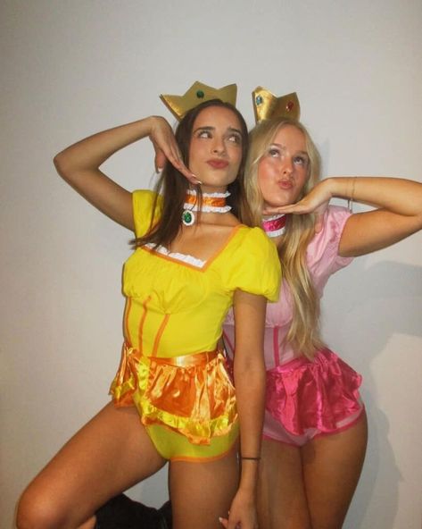 Are you looking for cute duo Halloween costumes to recreate with your best friend? These unique duo Halloween costumes will take your Halloween costume to the next level. you'll find everything from duo Halloween costumes bff, duo Halloween costumes couple, iconic duo Halloween costumes, cute duo Halloween costumes, funny duo Halloween costumes, best friend duo Halloween costumes, duo Halloween costume ideas, best duo Halloween costumes, Disney duo Halloween costumes, and so much more. Daisy From Mario, Two People Halloween Costumes, Halloween Costume Ideas For Best Friends, Unique Duo Halloween Costumes, Duo Halloween Costume Ideas, Halloween Duos, Cute Group Halloween Costumes, Bff Halloween Costumes, Best Friend Halloween Costumes