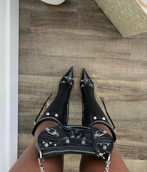 Chrome Hearts Boots, Balenciaga Boots, 2024 Board, Inspo Fits, Thigh Boots, Looks Party, Dark Feminine, Shoe Inspo, Looks Street Style